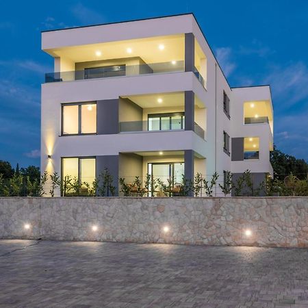 Vila Stemark Njivice Esterno foto