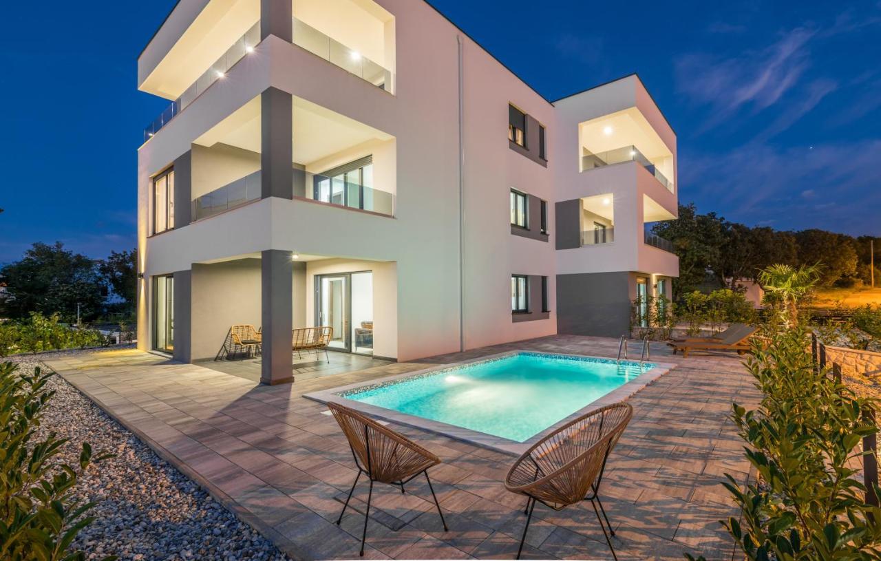 Vila Stemark Njivice Esterno foto
