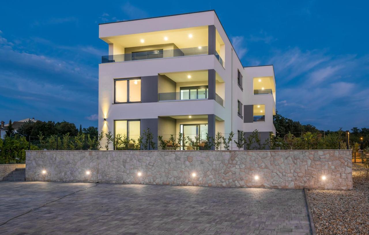 Vila Stemark Njivice Esterno foto