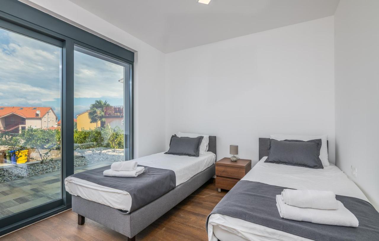 Vila Stemark Njivice Esterno foto